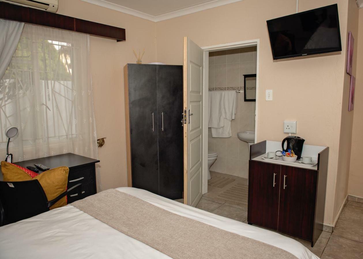 Savannah Guest House Polokwane Ngoại thất bức ảnh