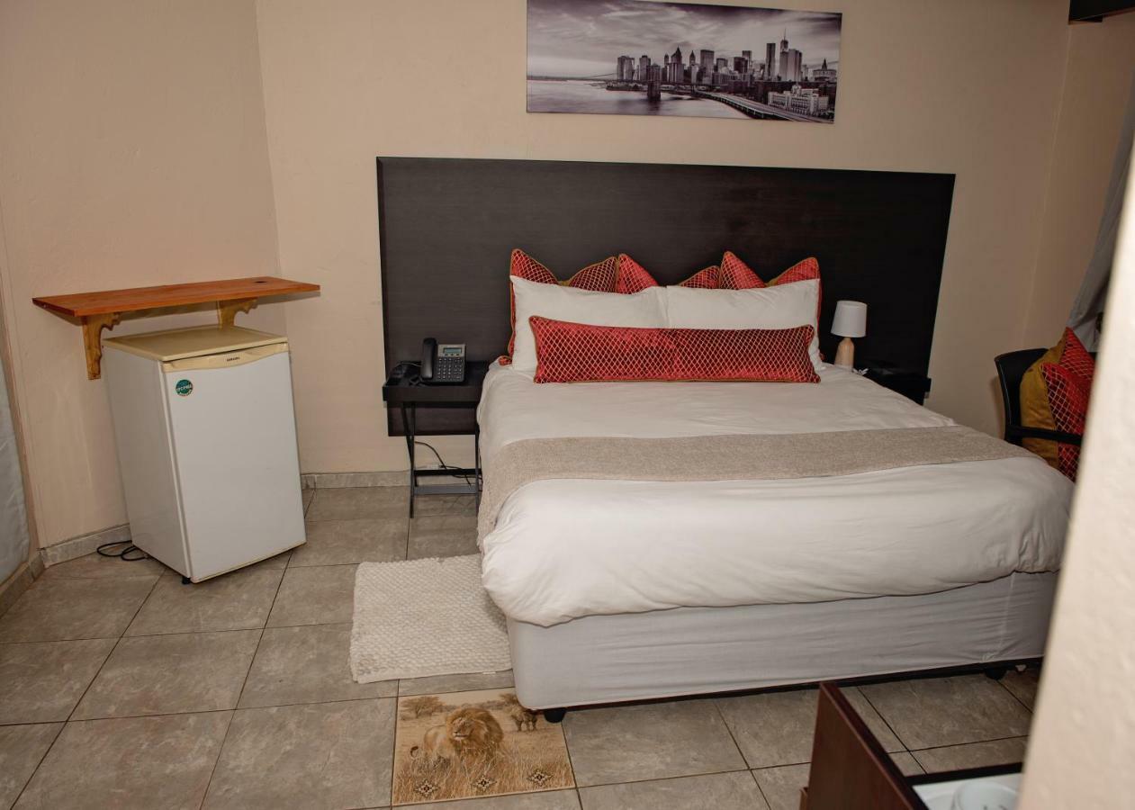 Savannah Guest House Polokwane Ngoại thất bức ảnh