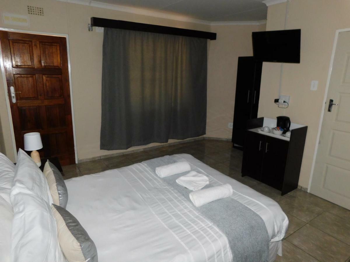 Savannah Guest House Polokwane Ngoại thất bức ảnh