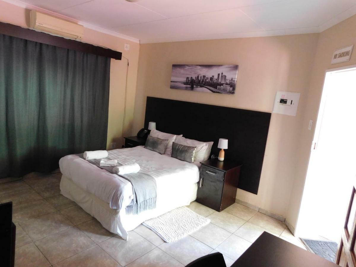 Savannah Guest House Polokwane Ngoại thất bức ảnh